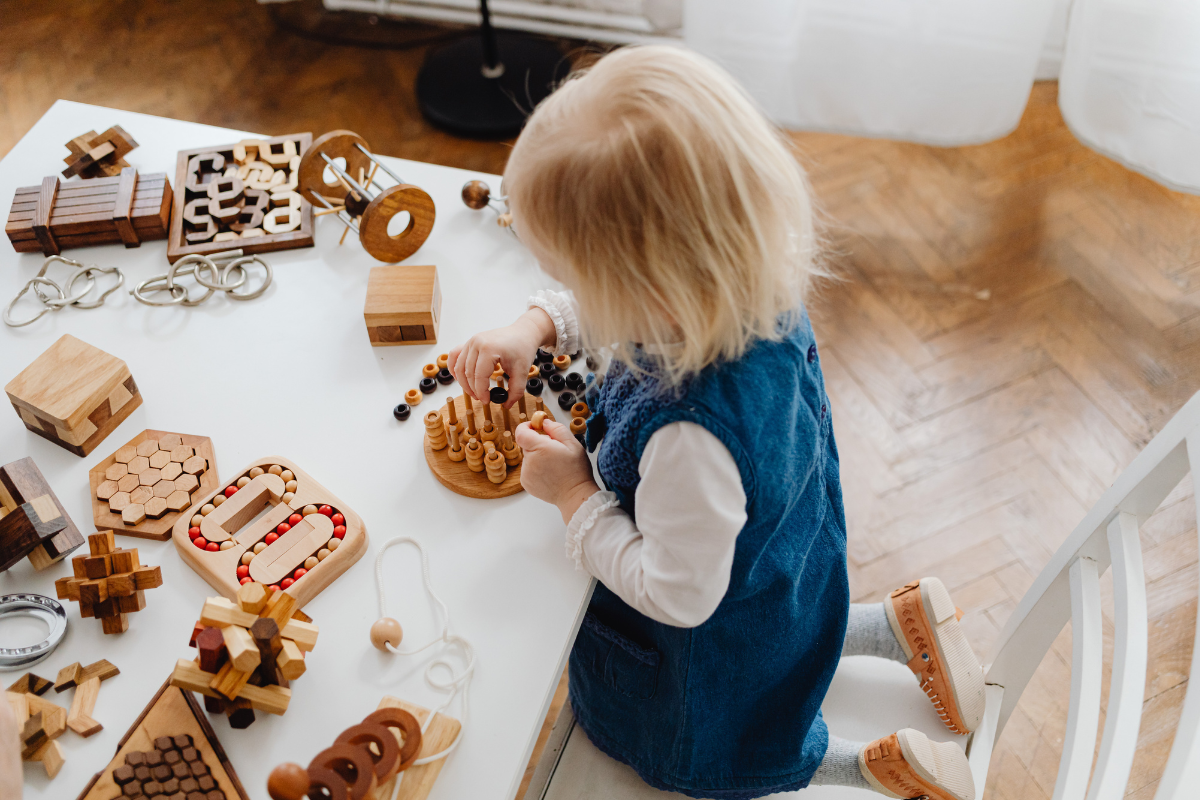 Adaptacja w żłobku i przedszkolu – jak przygotować dziecko bez stresu?